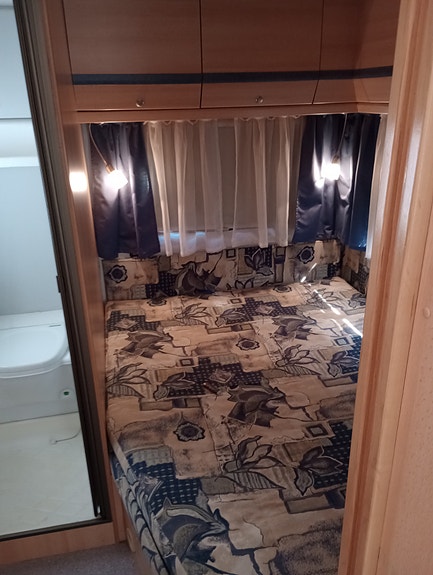 Knaus Sudwind/eifland 8 of 19