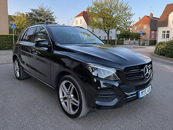 Mercedes-Benz GLE350 d 2 of 11