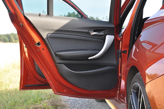 BMW 118i 12 of 17