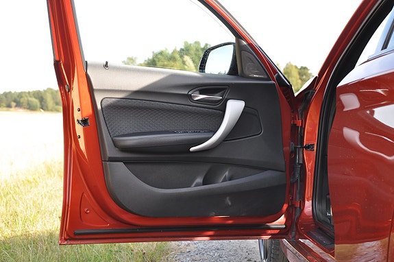 BMW 118i 10 of 17