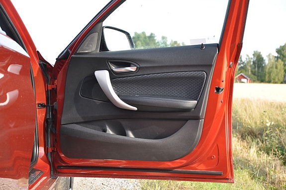 BMW 118i 14 of 17