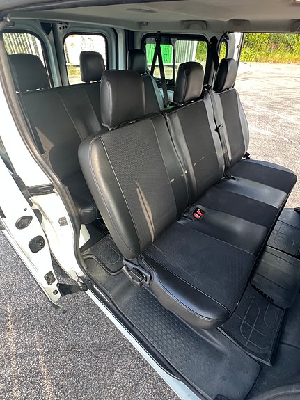 Renault Trafic 7 of 9
