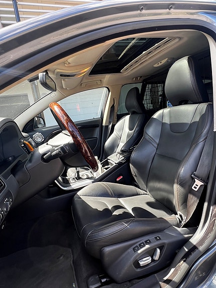 Volvo V70 9 of 17