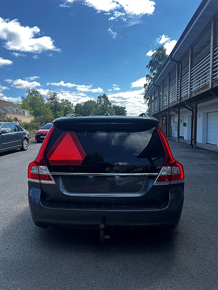 Volvo V70 7 of 17
