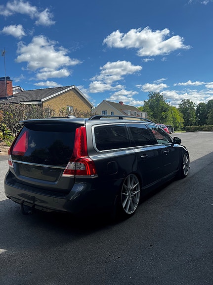 Volvo V70 6 of 17