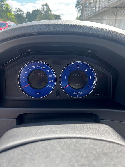 Volvo V70 11 of 17
