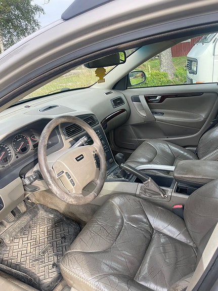 Volvo XC70 4 of 5