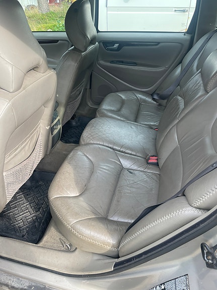 Volvo XC70 5 of 5