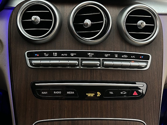 Mercedes-Benz C300 e 28 of 30
