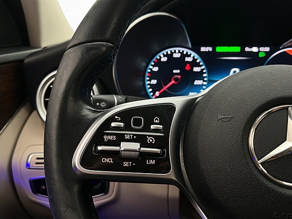 Mercedes-Benz C300 e 30 of 30