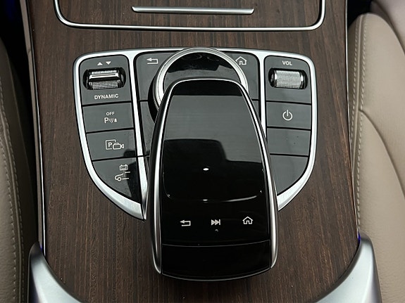 Mercedes-Benz C300 e 29 of 30