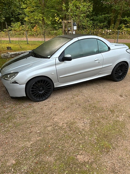 Peugeot 206 CC 7 of 9