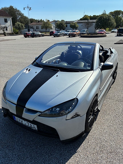 Peugeot 206 CC 2 of 9