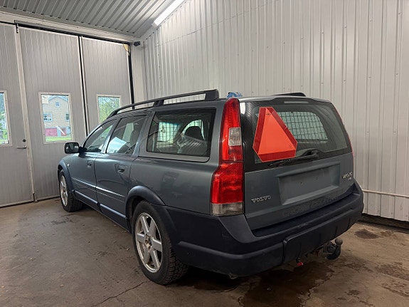 Volvo XC70 3 of 7