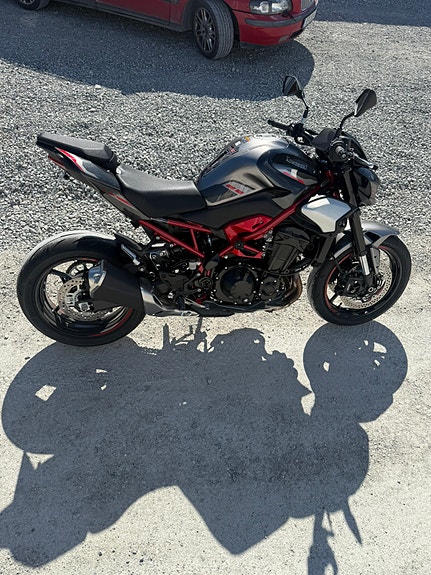 Kawasaki Z900 2 of 2