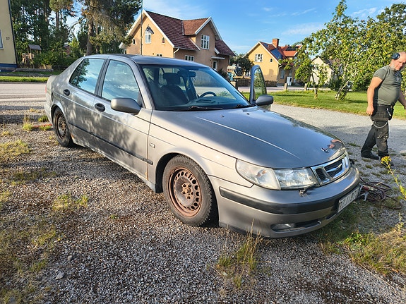 Saab 9-5 2 of 4