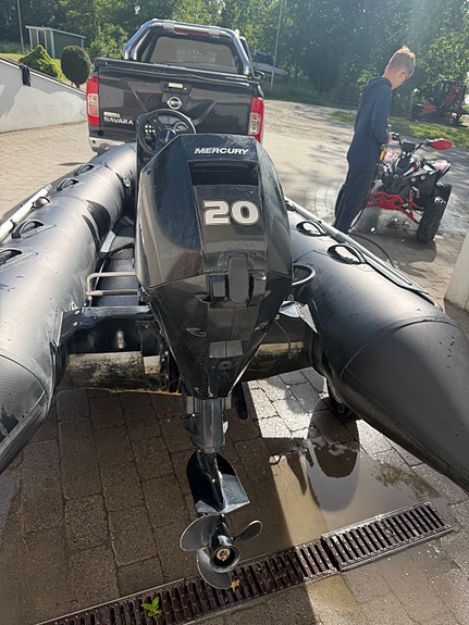 Brig 330 med mercury 20hk -22 4 of 5