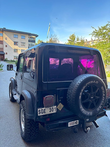 Jeep Wrangler 11 of 11