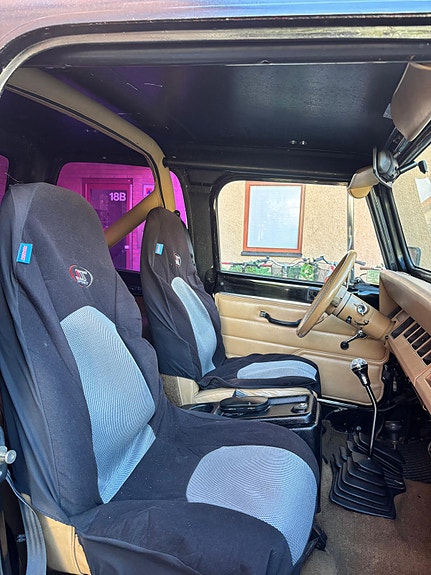 Jeep Wrangler 8 of 11