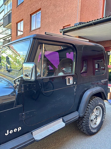 Jeep Wrangler 3 of 11