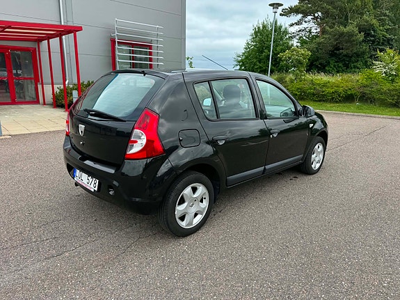 Dacia Sandero 8 of 11