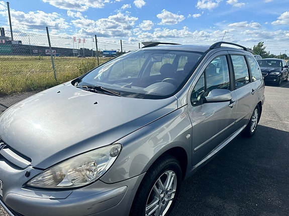 Peugeot 307 2 of 7
