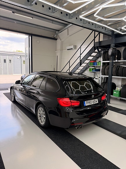 BMW 320d 2 of 9