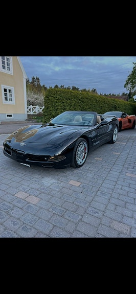 Chevrolet Corvette 2 of 8