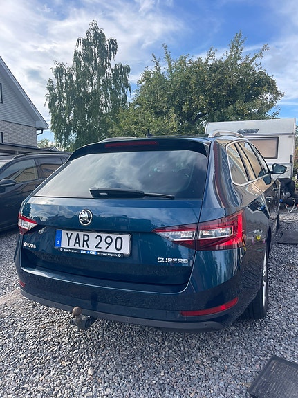 Skoda Superb 2 of 6