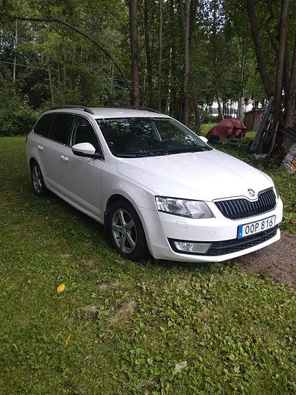 Skoda Octavia 3 of 5