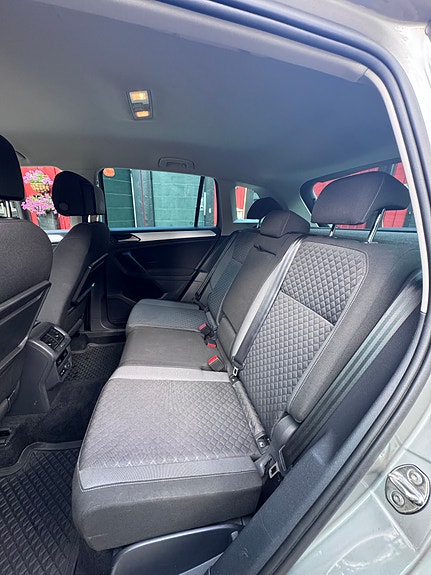 Volkswagen Tiguan 11 of 30