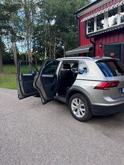 Volkswagen Tiguan 14 of 30