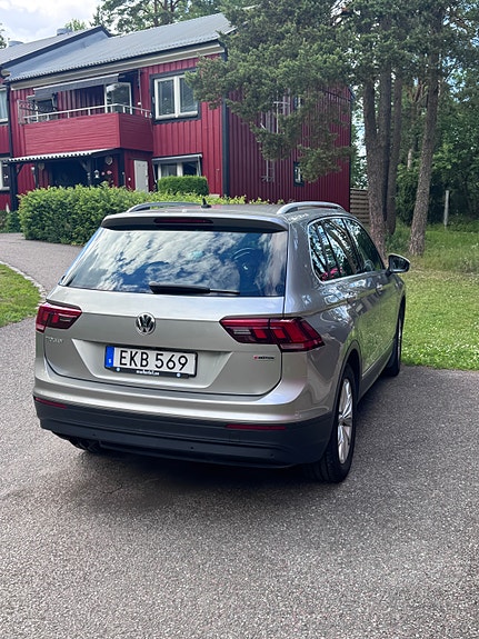 Volkswagen Tiguan 7 of 30