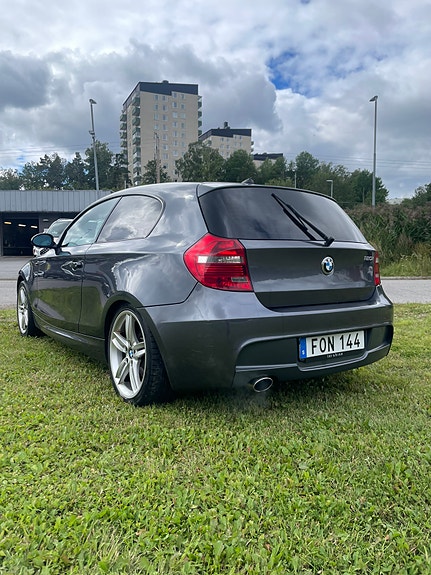 BMW 120i 6 of 8