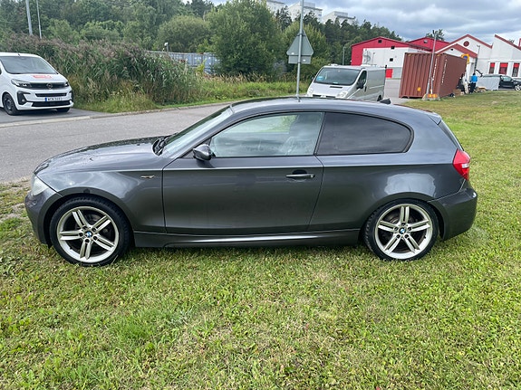 BMW 120i 5 of 8