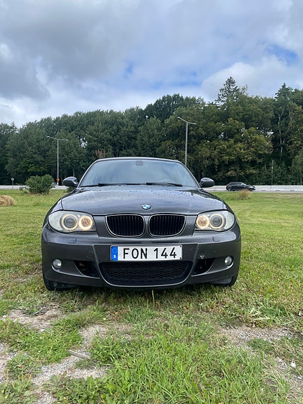 BMW 120i 3 of 8