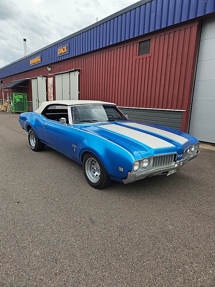 Oldsmobile Cutlass 4 of 15