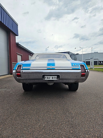 Oldsmobile Cutlass 7 of 15