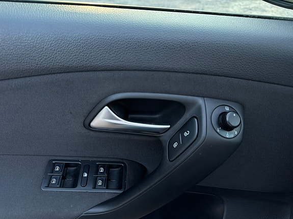 Volkswagen Polo 14 of 17