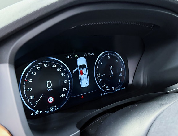 Volvo S90 10 of 16