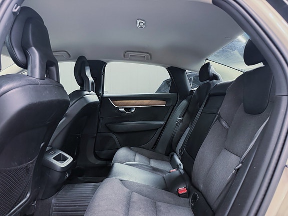 Volvo S90 15 of 16