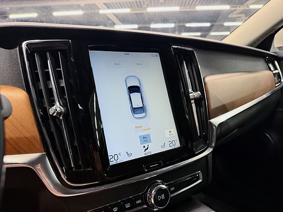 Volvo S90 14 of 16
