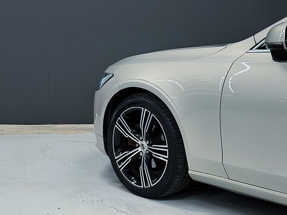 Volvo S90 11 of 16