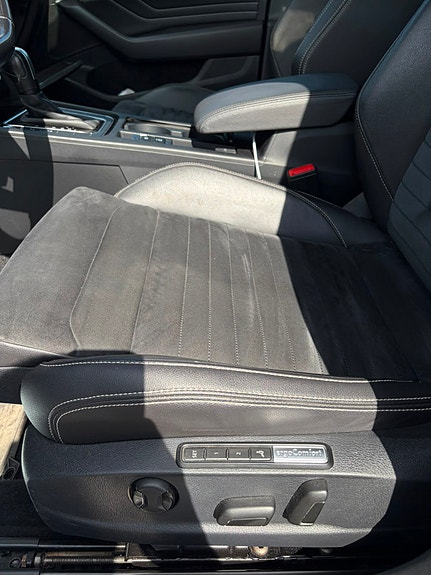 Volkswagen Passat 9 of 12