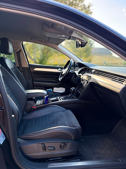 Volkswagen Passat 5 of 12
