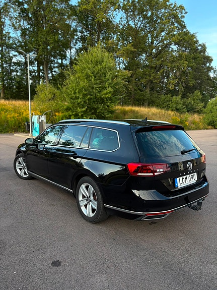Volkswagen Passat 11 of 12