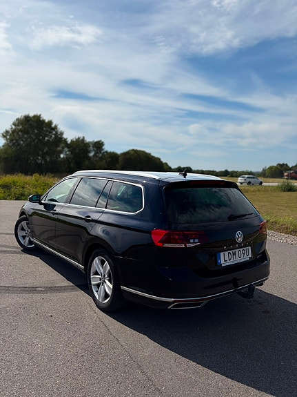 Volkswagen Passat 10 of 12