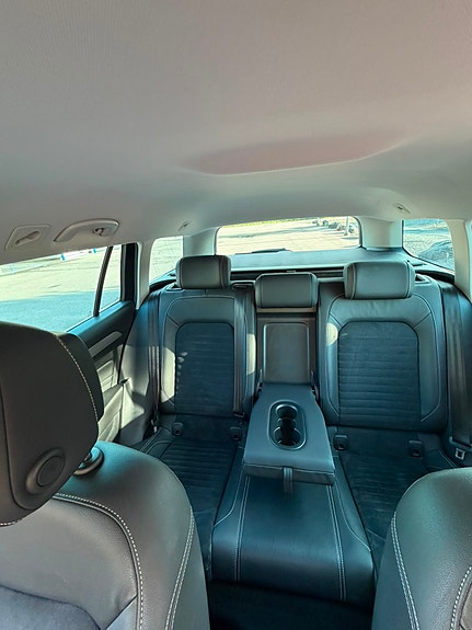 Volkswagen Passat 7 of 12