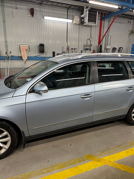 Volkswagen Passat 3 of 8