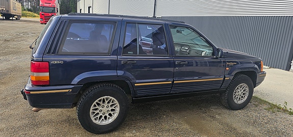 Jeep Grand Cherokee 6 of 10